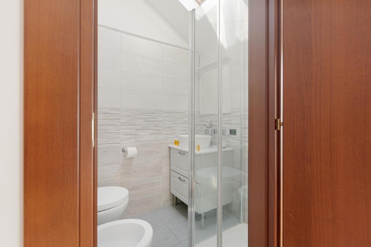 Corso Como Balcony Apartment Milan Bagian luar foto