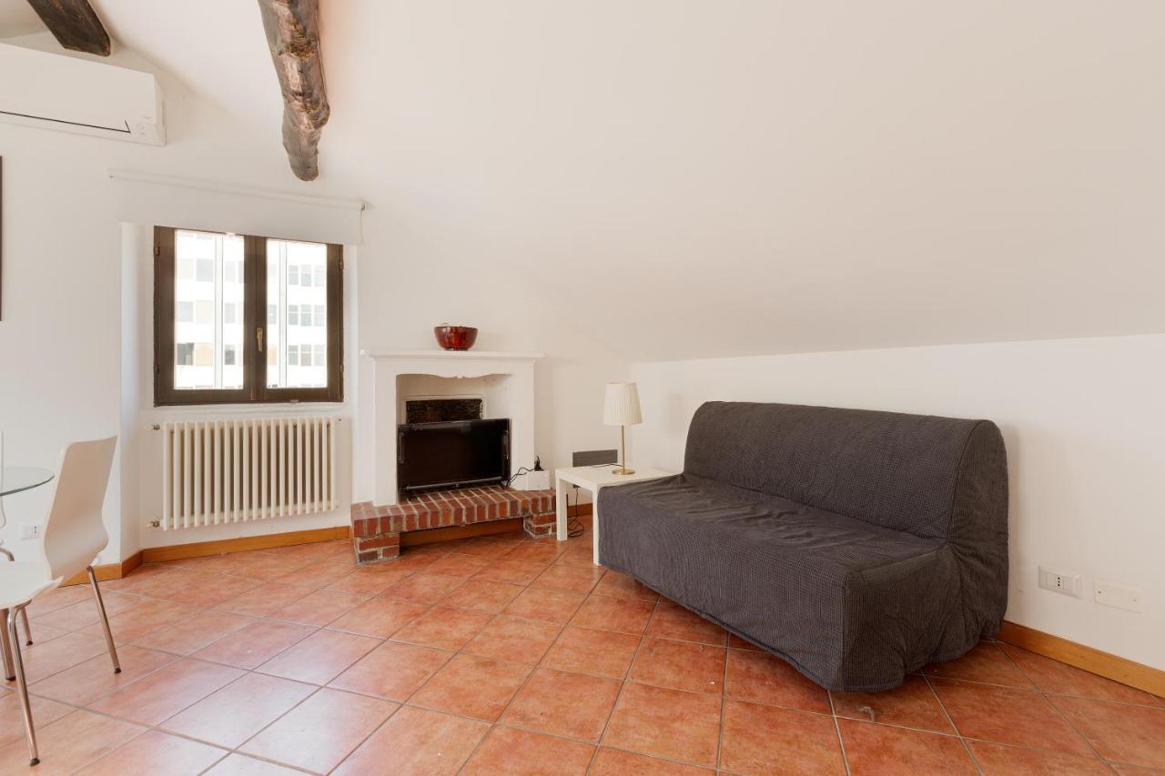 Corso Como Balcony Apartment Milan Bagian luar foto
